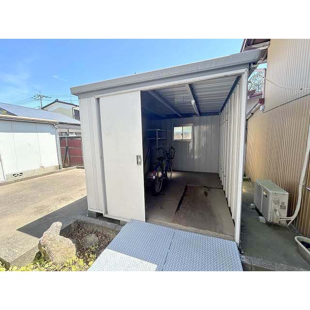 駐輪場として利用可能
