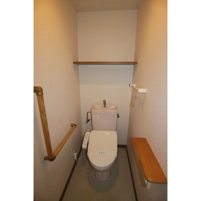 温水洗浄便座付きのトイレです♪※現況優先