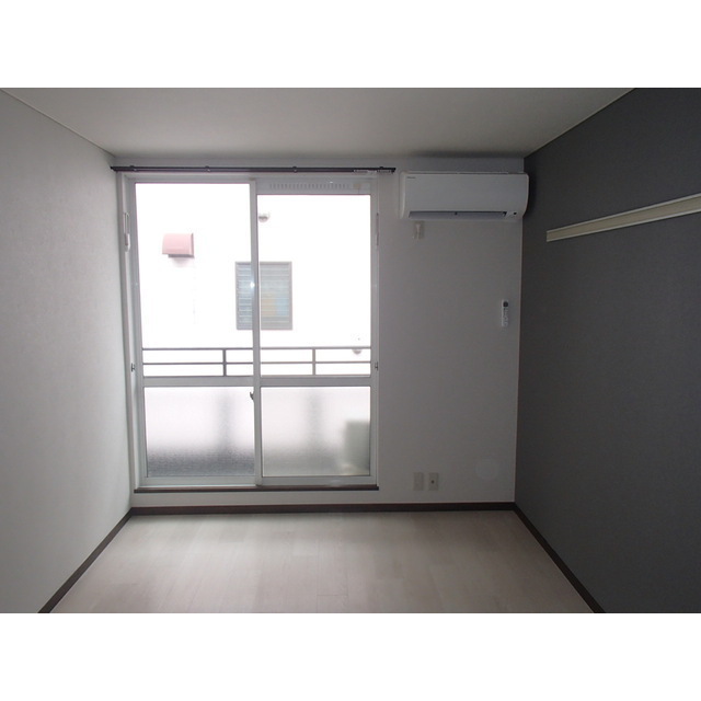 6帖の洋室※エアコン１基つき