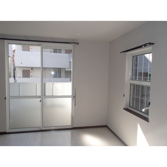 2面採光で日当たり良好です♪