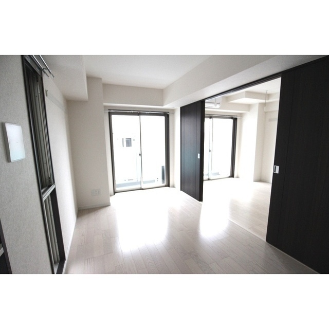 ２面採光、日当たり良好です♪