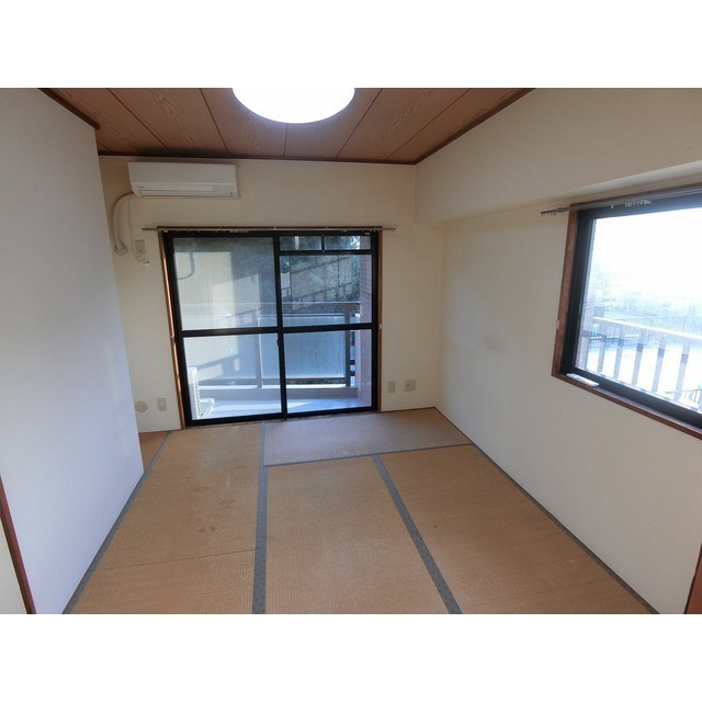 照明・エアコンは撤去となります。