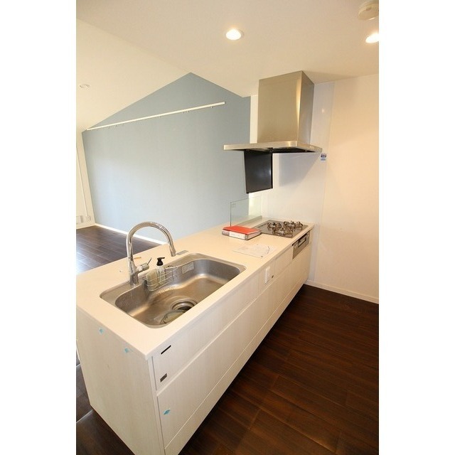 システムキッチン(ガスコンロ3口・グリル付)