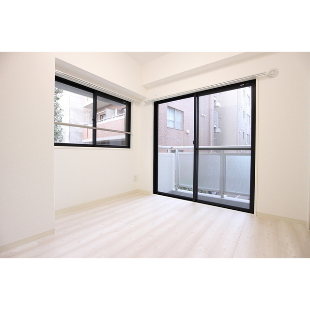 ２面採光の明るいお部屋☆