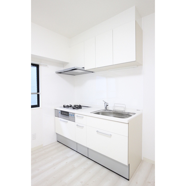 システムキッチン（3口ガスコンロ・グリル付）☆