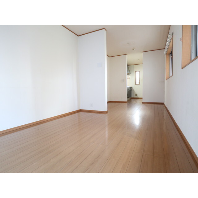 2面採光のリビングです☆※退去後の写真・現況優先