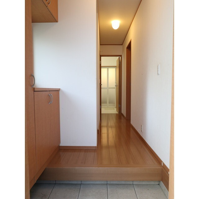 広々とした玄関スペースです☆※退去後の写真・現況優先