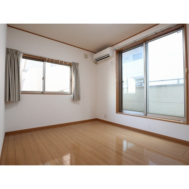 バルコニー横6帖洋室です※退去後の写真・現況優先