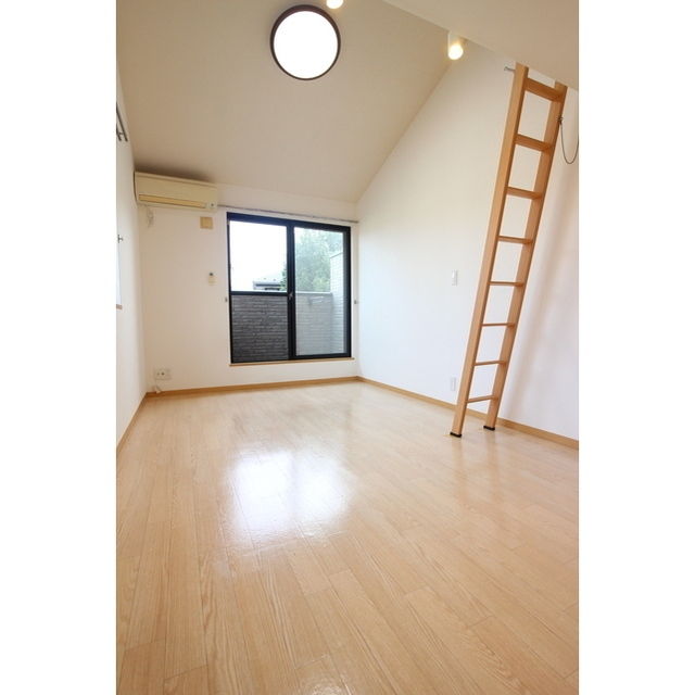 二面採光の明るいお部屋です！※現況優先