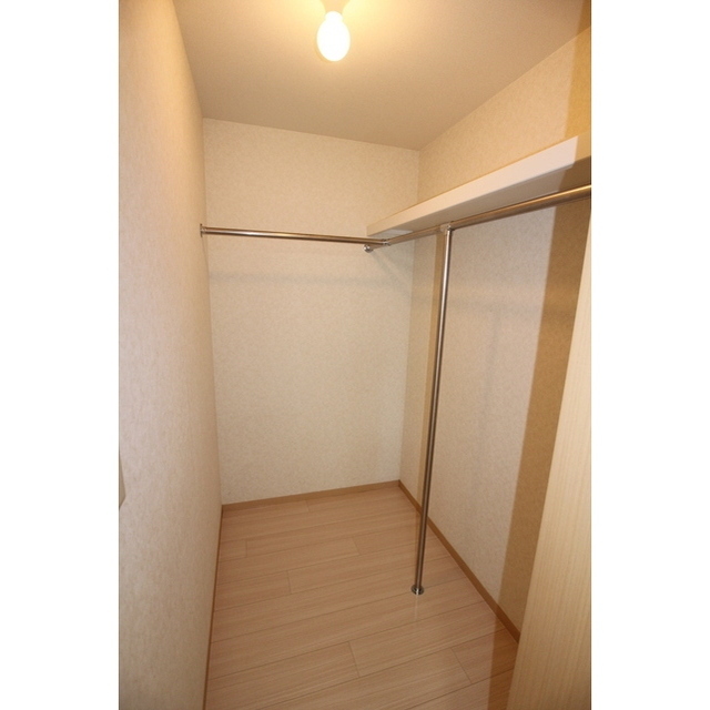 ウォークインクローゼット☆※別部屋の写真・現況優先