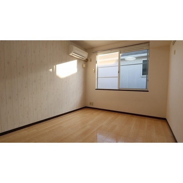 エアコン付の洋室★※現況優先