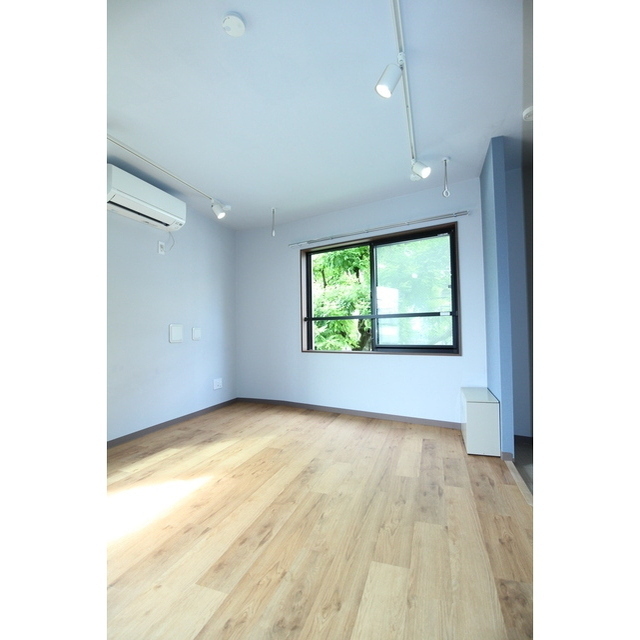 お洒落な洋室です☆※現況優先