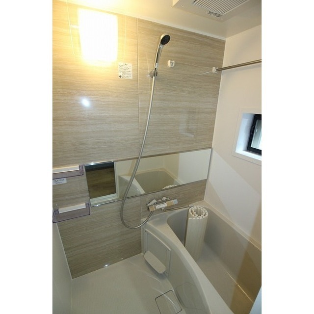 浴室乾燥煖房機付きのお風呂です♪※現況優先