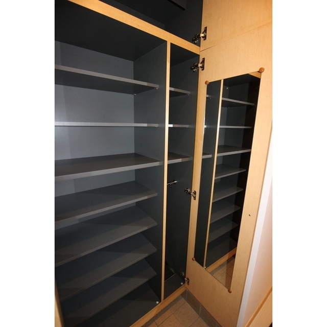 シューズボックス付きの玄関です♪※現況優先