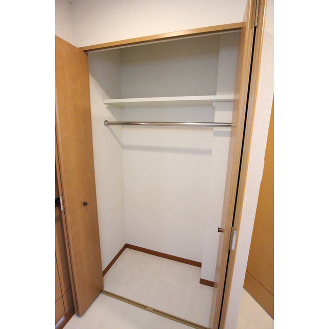 クローゼット★※写真は別部屋。現況優先。