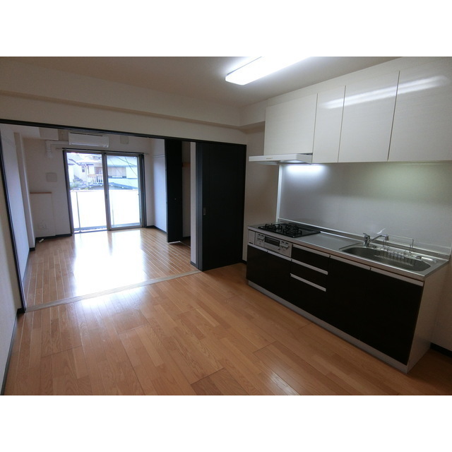 ※写真は反転タイプの別部屋。現況優先。