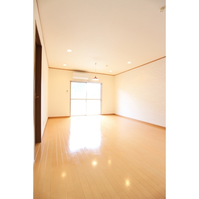 ※リフォーム前のお写真です。照明が異なります。LED照明新規設置予定です。現況優先