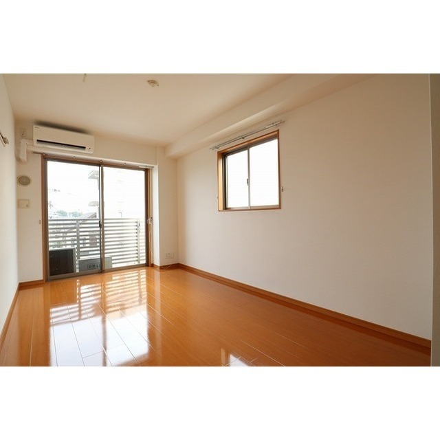 2面採光の明るいお部屋☆