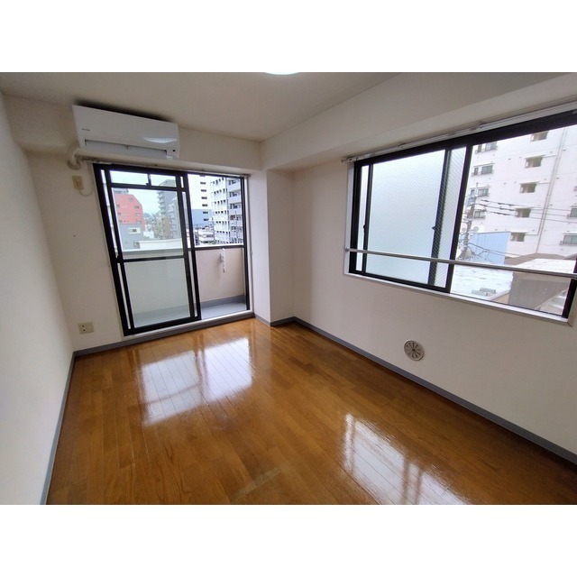 角部屋・2面採光の明るいお部屋！