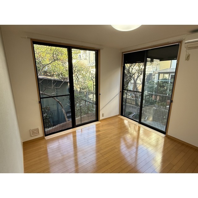 シャッター付2面採光★