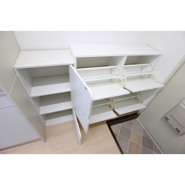 シューズボックス付きの玄関です☆※現況優先