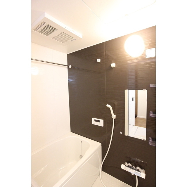 浴室暖房乾燥機・追焚機能付きのお風呂です!※現況優先