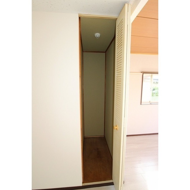 クロス張替しています♪