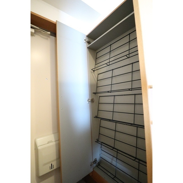 シューズボックス付きの玄関です♪※現況優先