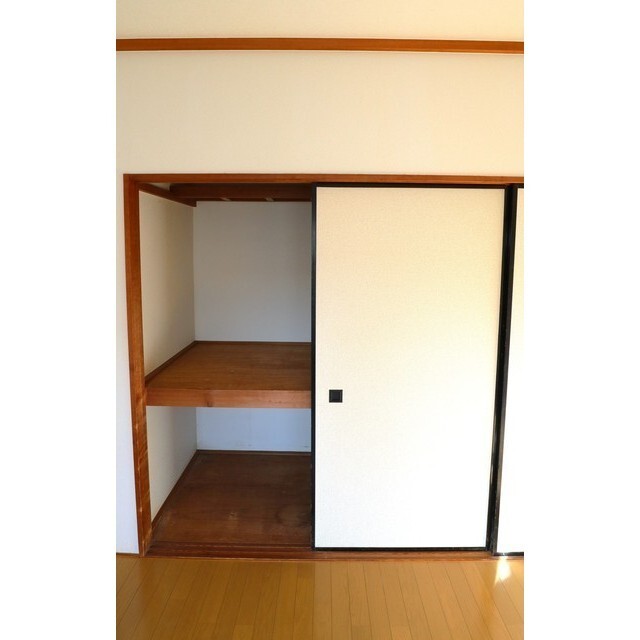 パイプハンガーが付きます！※リフォーム前の写真です。現況優先