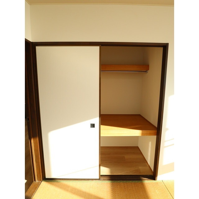 ハンガーパイプ付押し入れ♪