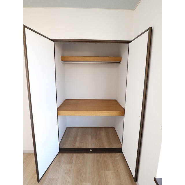 ハンガーパイプ付収納★