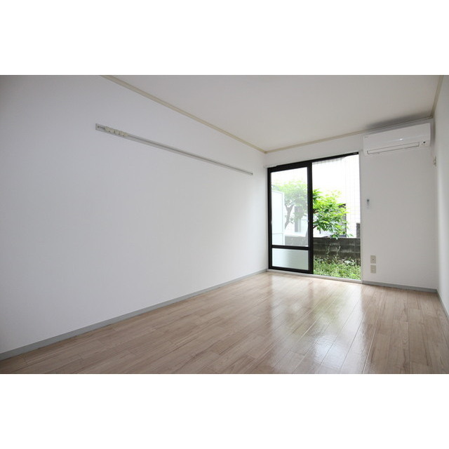 室内物干し設置！床張替！※現況優先