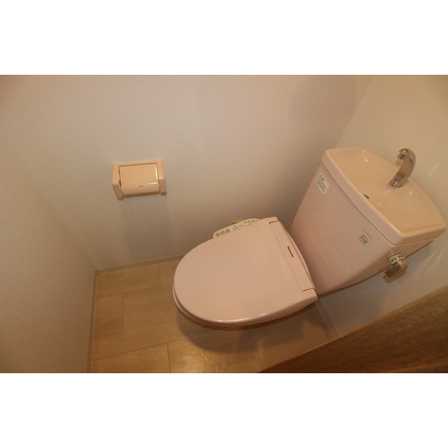 温水洗浄便座付きのトイレです!※現況優先