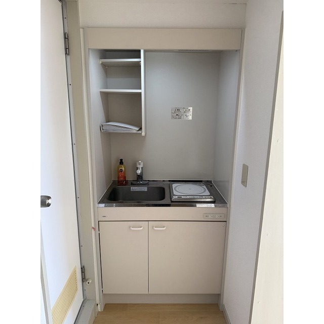 IHコンロ1口付キッチンです！※退去後のクリーニング前の写真です
