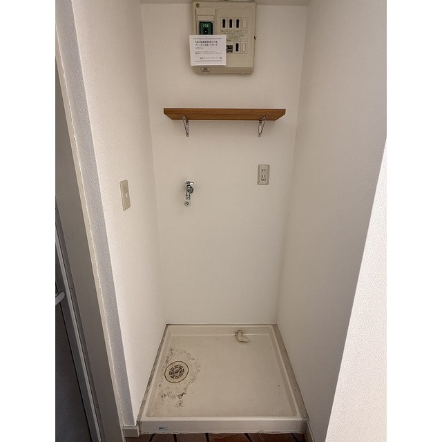 室内洗濯機置場です※退去後のクリーニング前の写真です