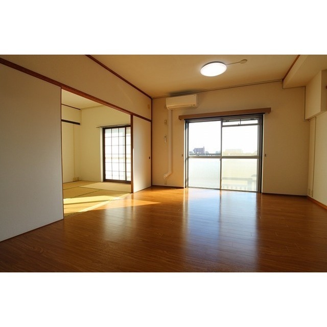 光の入るリビングです☆※現況優先