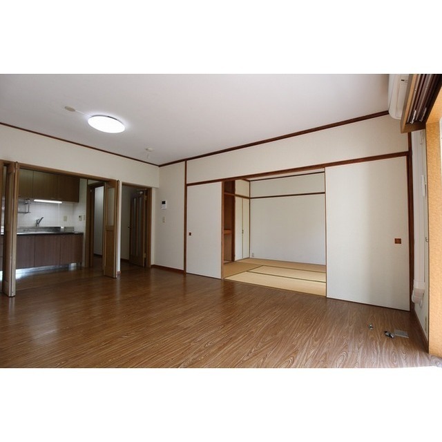 南向のお部屋!広々としたLDKです♪※現況優先