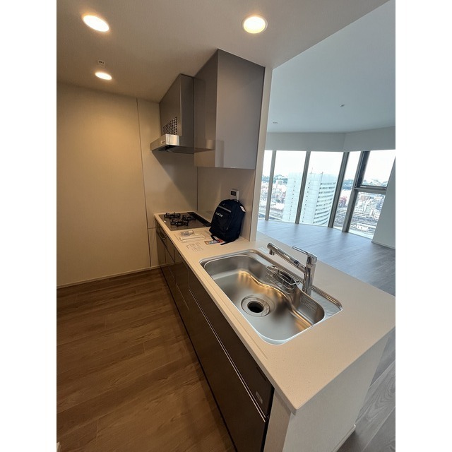 システムキッチン(3口ガスコンロ・グリル・食洗器・ディスポ^サー付)