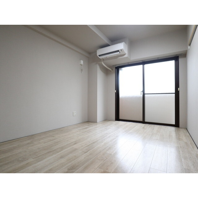 北側洋室です☆室内物干しPIDがついていて中でも洗濯物が干せます♪