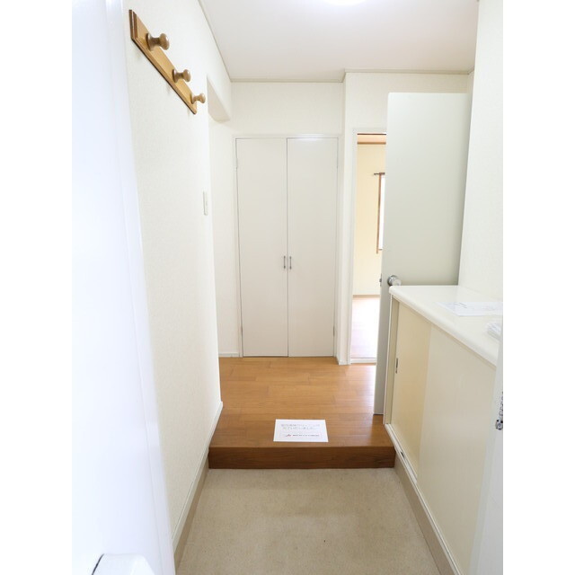 帽子など掛けられる3連フック有!