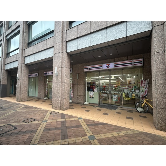 1階にセブンイレブンあり!