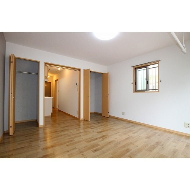 収納が二カ所あるので荷物が多い方にも！