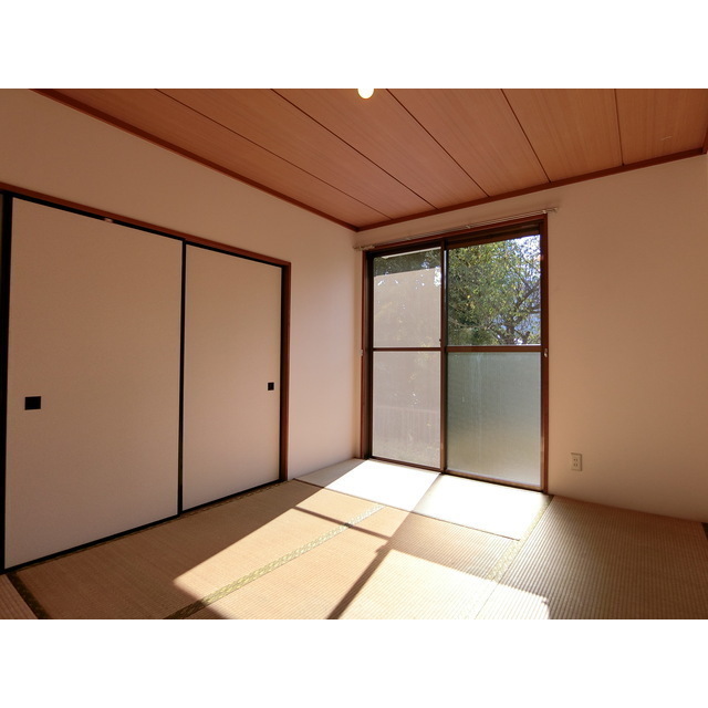 和室です！日当たり良しです！！