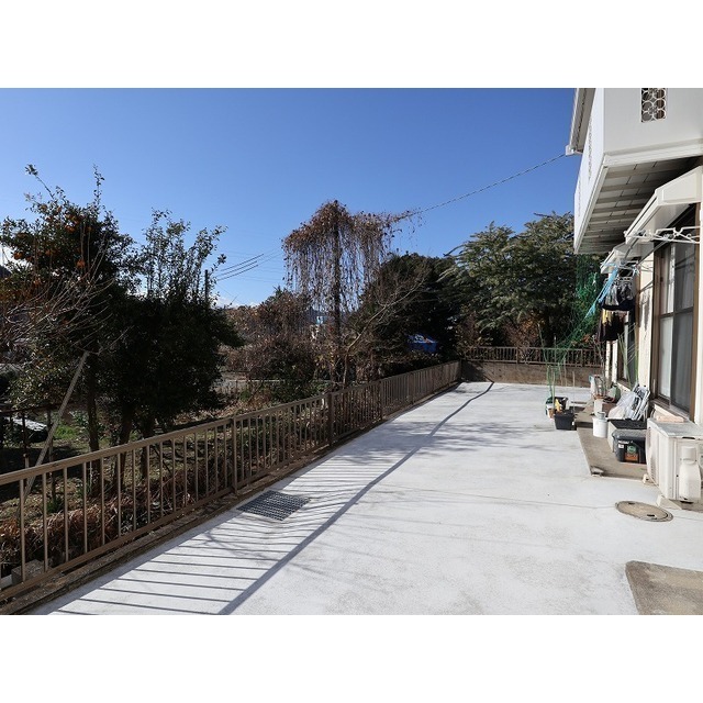 1階はテラスです！コンクリートをひいています★