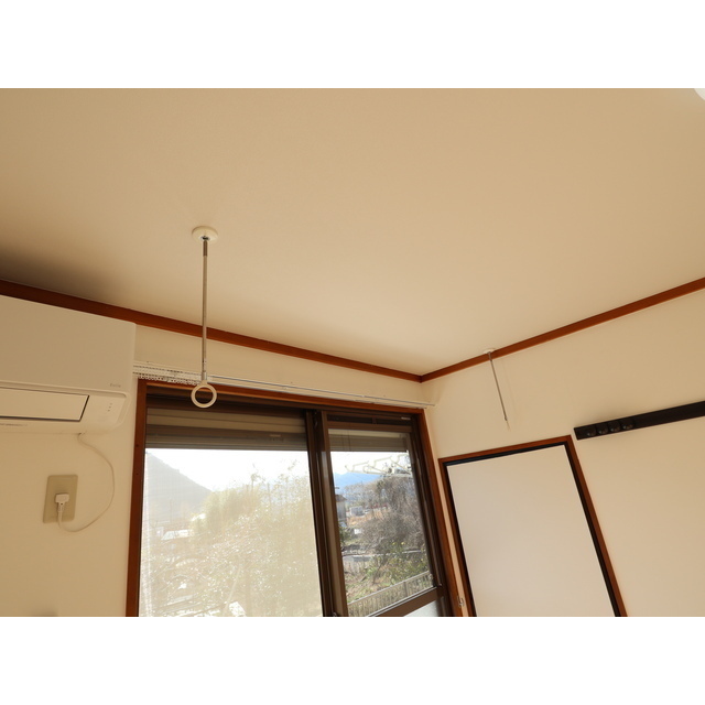 南側洋室に室内物干しあり！