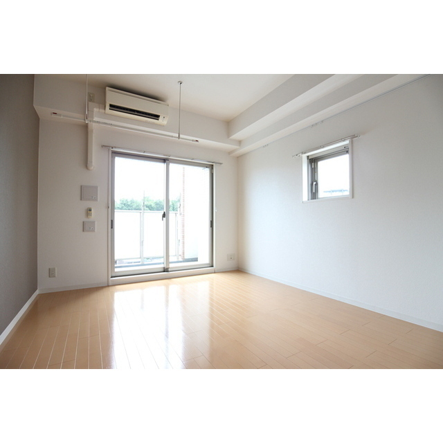 2面採光の明るいお部屋★