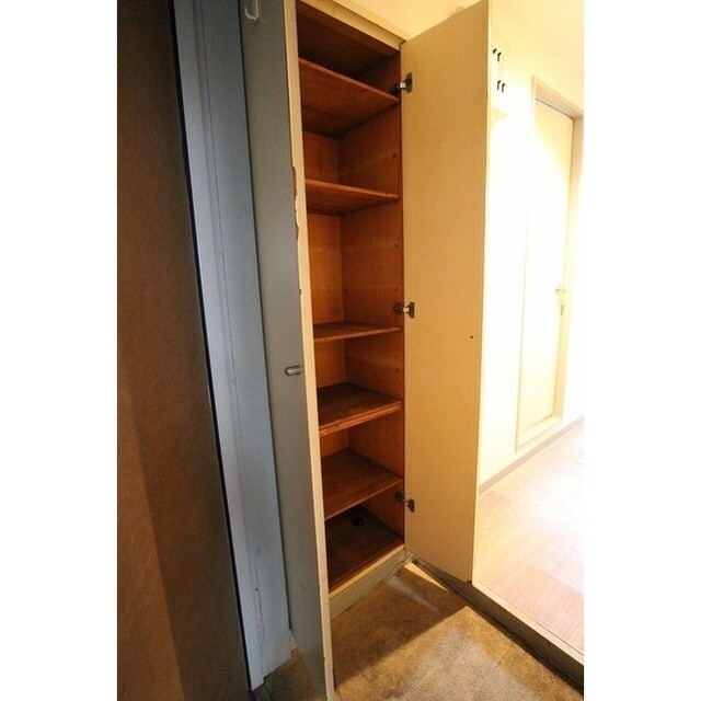 シューズオックス※写真はリフォーム前の写真。現況優先。