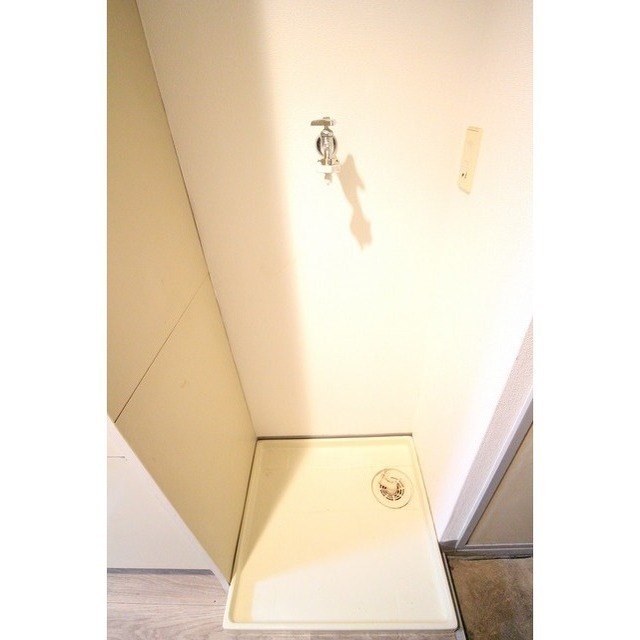 室内洗濯機置場※写真はリフォーム前の写真。現況優先。