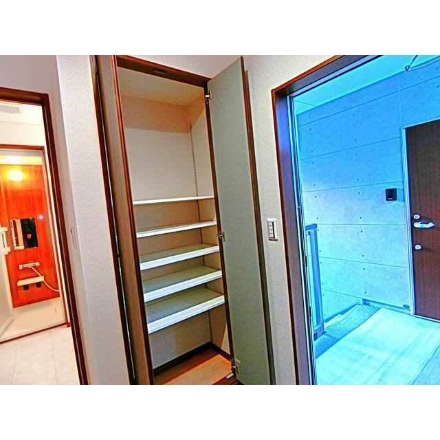 シューズボックス