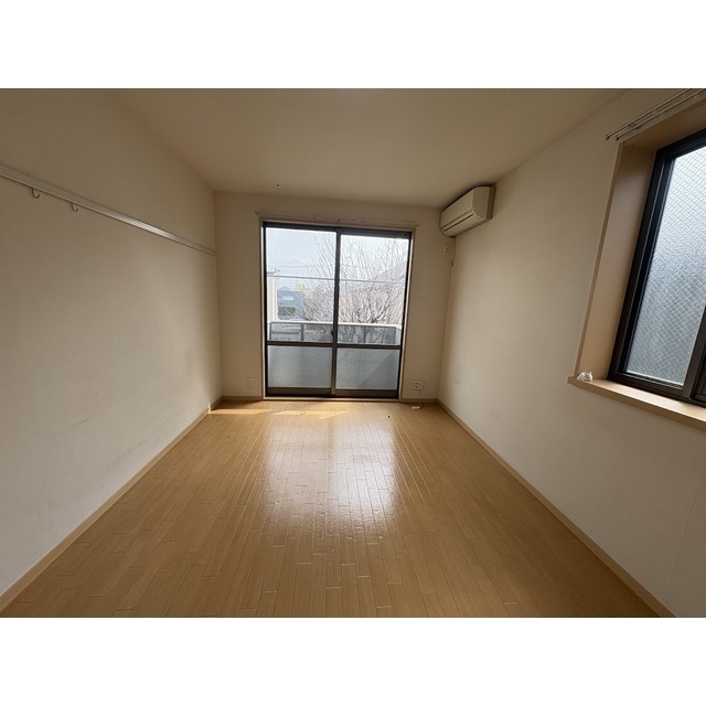 角部屋・2面採光☆※写真は別部屋。現況優先。